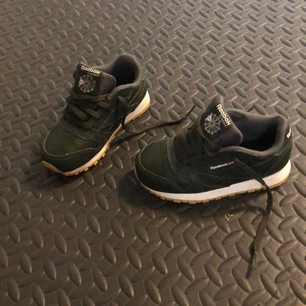 Toddler boys size 8 Reebok sneakers